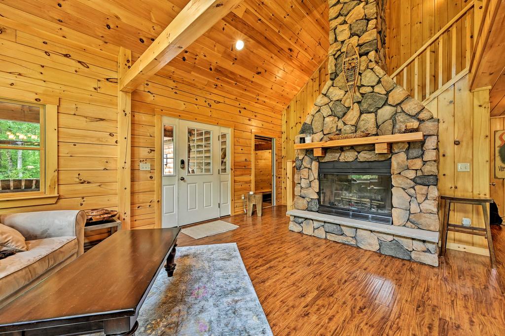 Private Chester Home With Deck, Mins To Skiing! - thumb 3