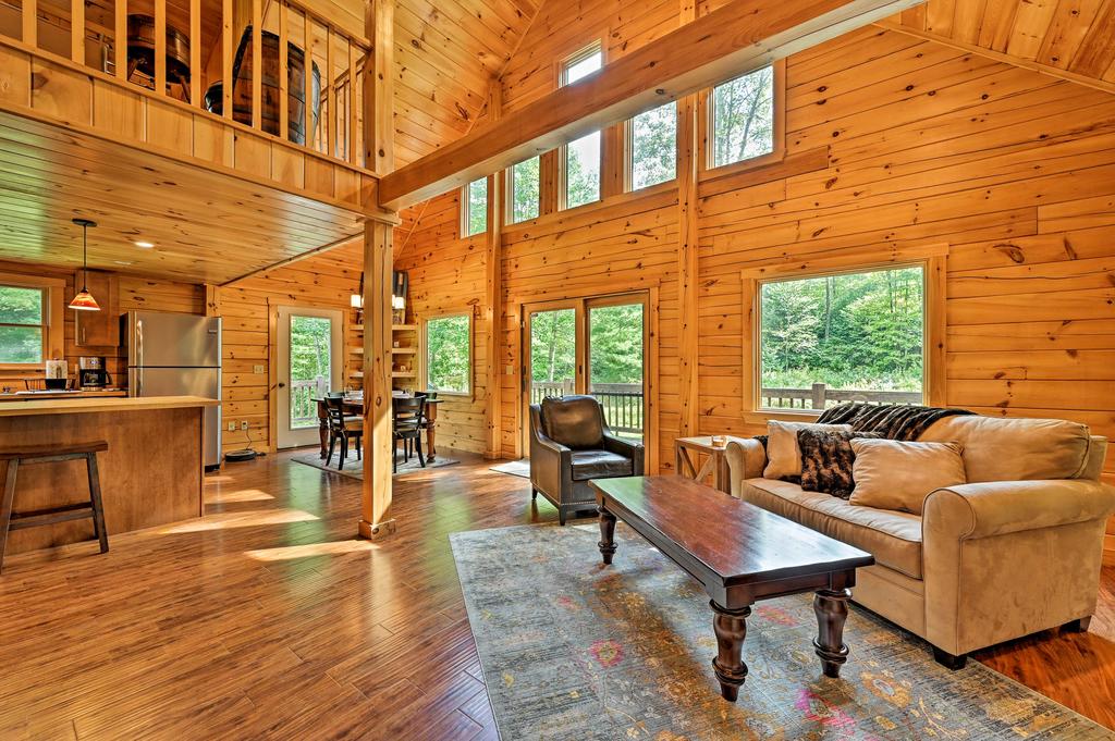 Private Chester Home With Deck, Mins To Skiing! - thumb 2