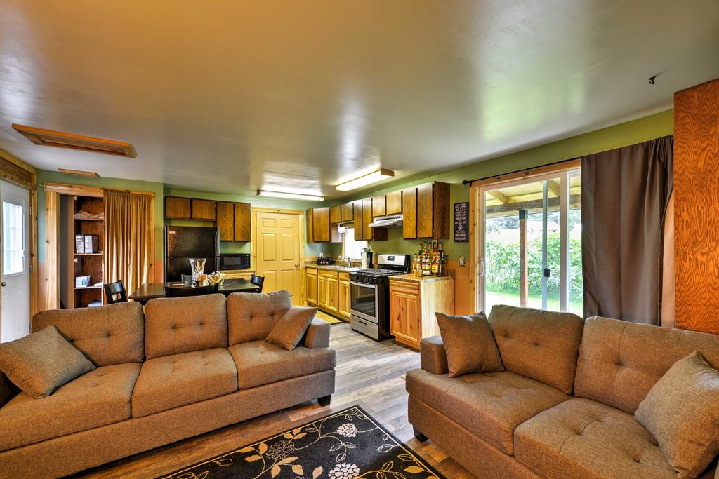 Privately Located Seward Apt W/Backyard&Mtn Views - thumb 2