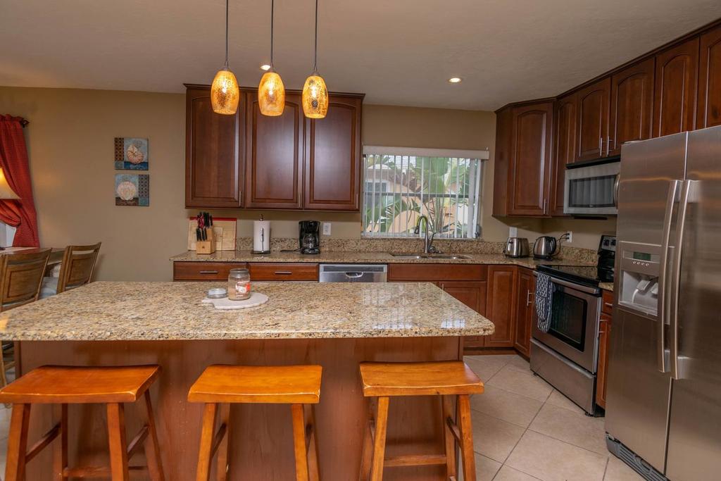 Quaint And Private Pool Home - Close To Vanderbilt Beach And Pet Friendly! - thumb 0