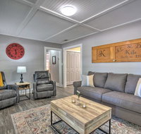 Quaint Home w/Deck  Grill Mins to Lake Fork - China Accommodation