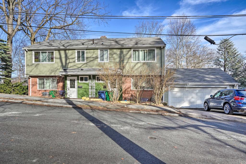 Quaint Retreat  9 Mi To Boston Attractions - thumb 3