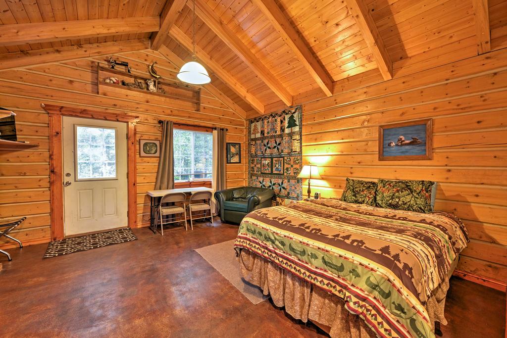 Quaint Seward Studio Cabin On Scenic Salmon Creek! - thumb 2