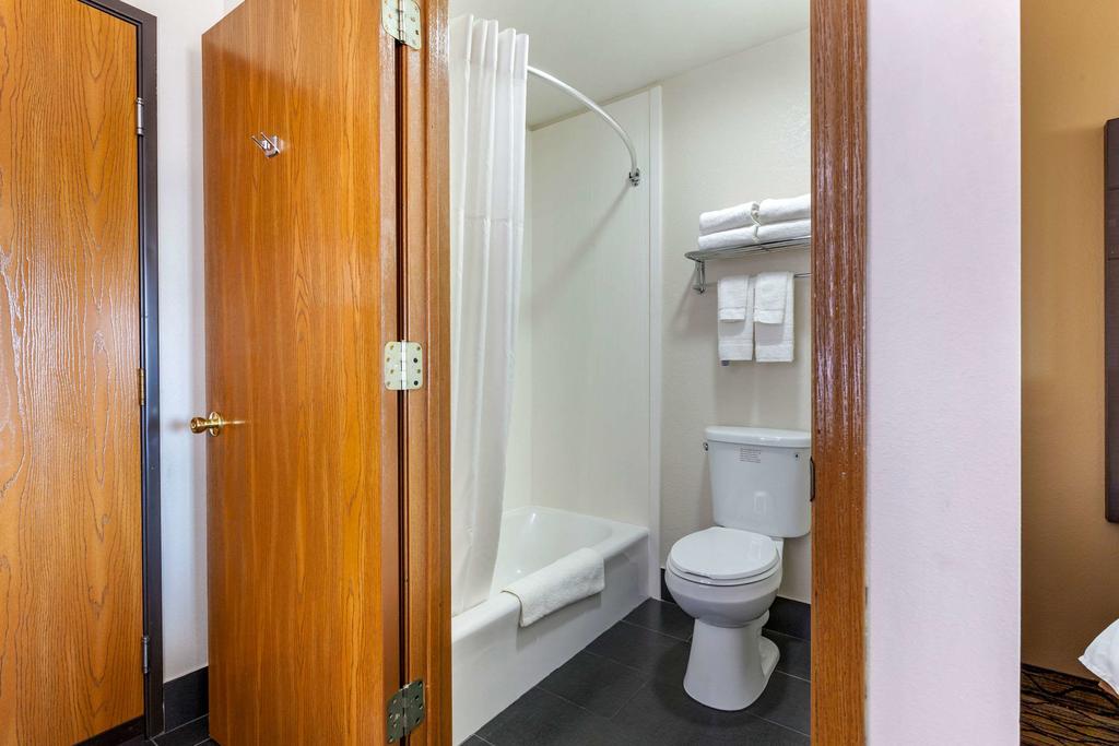 Quality Inn - thumb 3