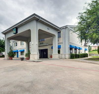Quality Inn  Suites Grand Prairie - Tourism Bookings