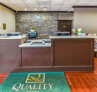 Quality Inn  Suites Hardeeville - Savannah North - Renovated with Restaurant On-Site - Students Accommodation