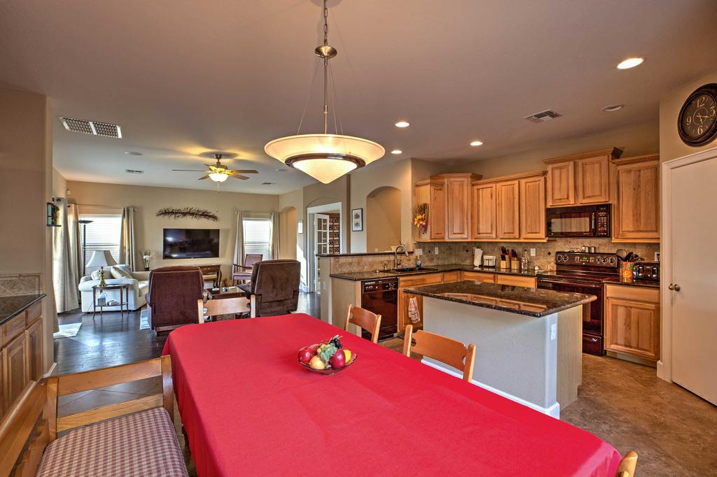 Queen Creek Home With Hot Tub, 3 Mi To San Tan Mtns! - thumb 0