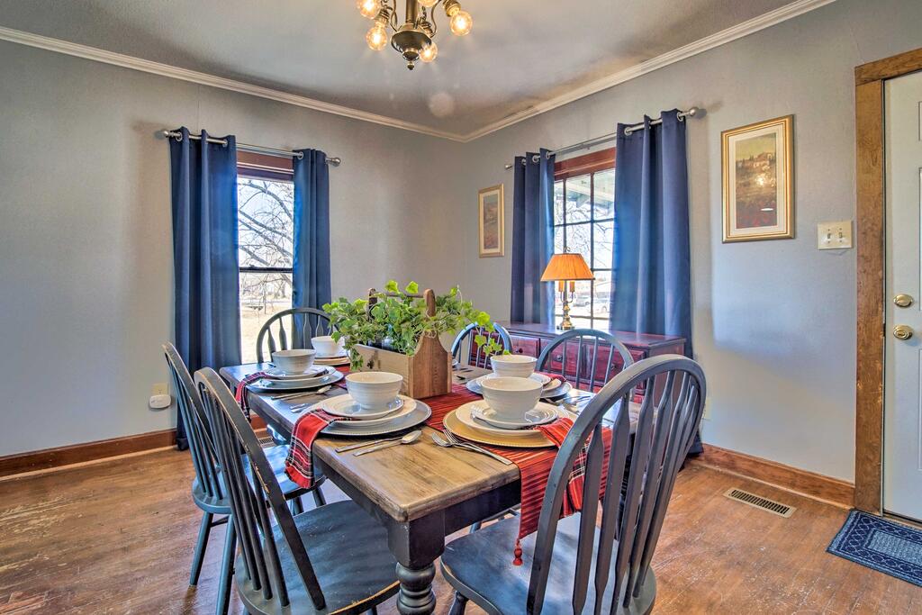 Quiet Family Home - 12 Miles To State Park! - thumb 1