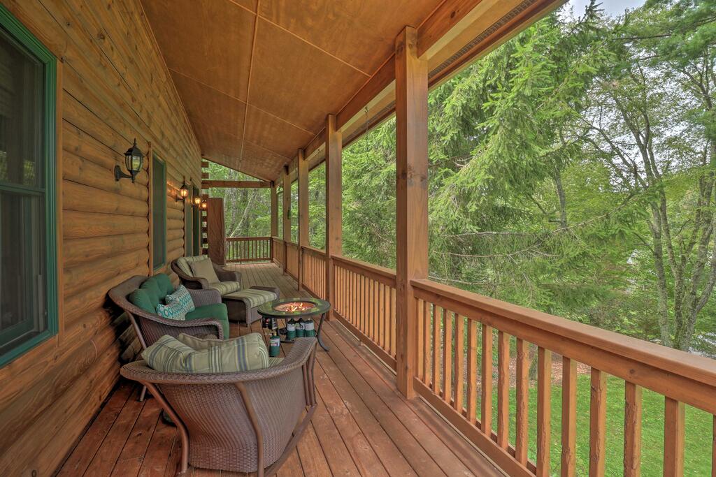 Quiet Forest Hideaway With Deck & Near Hiking! - thumb 0