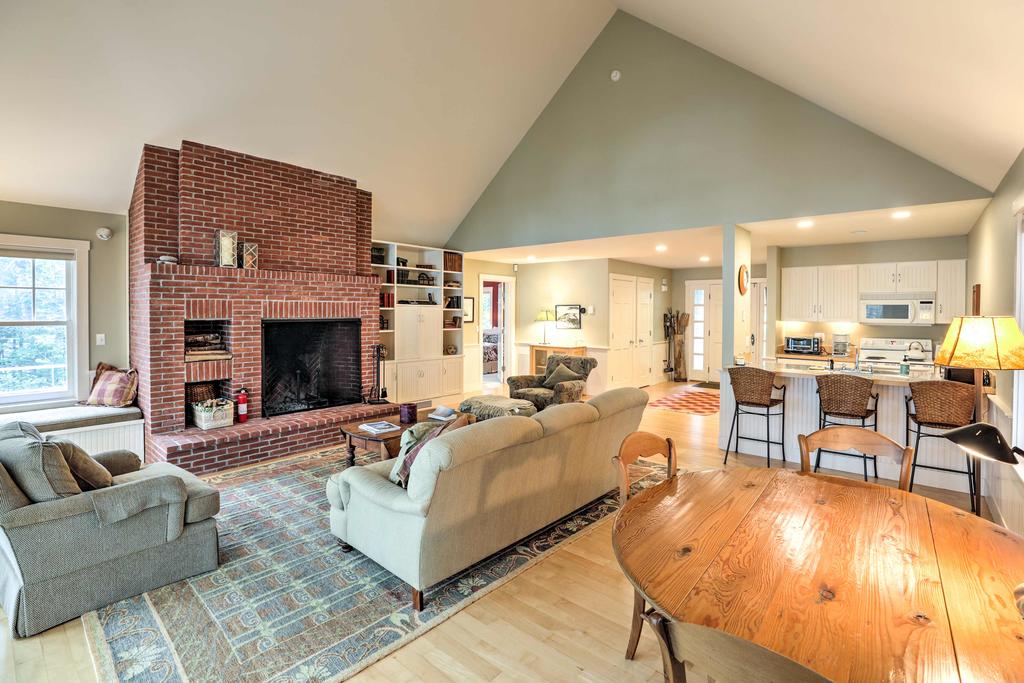 Quiet Waterfront Retreat With Wraparound Deck & Dock - thumb 0