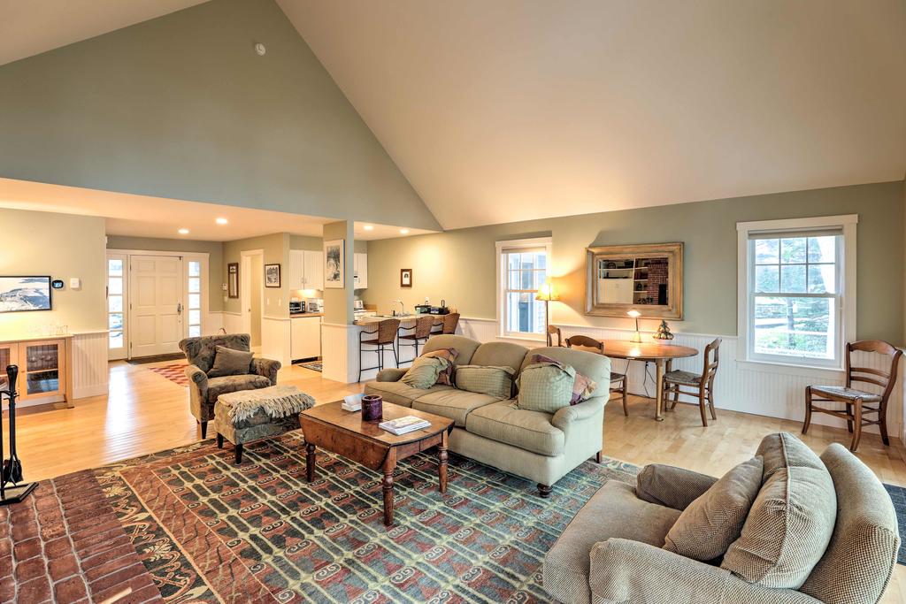 Quiet Waterfront Retreat With Wraparound Deck & Dock - thumb 3