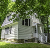 Quintessential VT Cottage in Manchester Village - Students Accommodation