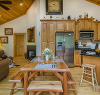Red Cedar Cabin - USA Accommodation
