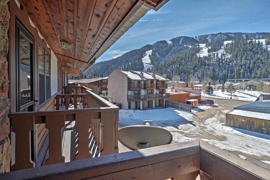 Red River Home With 2 Balconies - 1 Block To Main St! - thumb 1