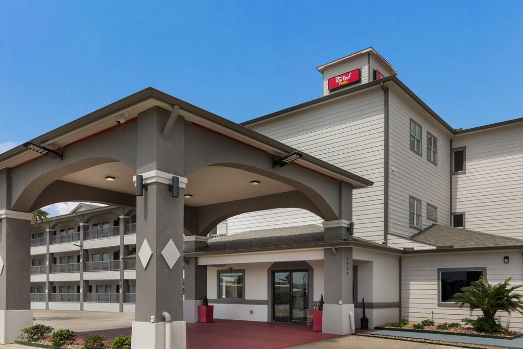 Red Roof Inn PLUS + Galveston - Beachfront - thumb 0