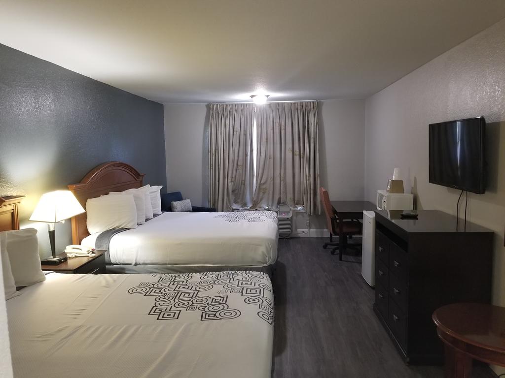 Regency Inn & Suites - thumb 3