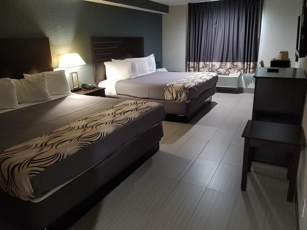 Regency Inn & Suites - thumb 1