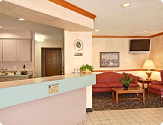 Regency Inn & Suites - thumb 2