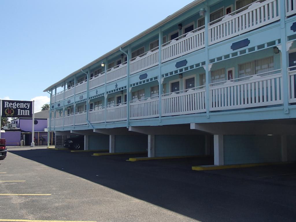 Regency Inn Motel By The Beach - thumb 1
