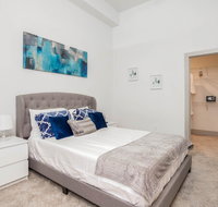 Relaxed Getaway in Downtown Luxury - USA Accommodation