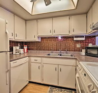 Relaxing Condo with Community Amenities - Tourism Bookings