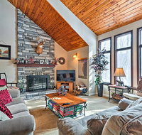 Relaxing Eagle Rock Resort Home - 1 Block to Lake - USA Accommodation