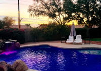 Remodeled 4 Bedroom Home/Green Backyard Giant Pool Tourism Bookings