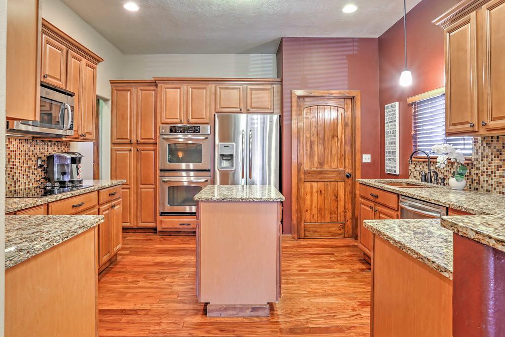 Remodeled Great Falls Home - Walk To Shops & Cafes - thumb 3