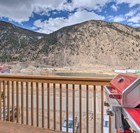 Renovated Georgetown Condo with Mountain Views - China Accommodation