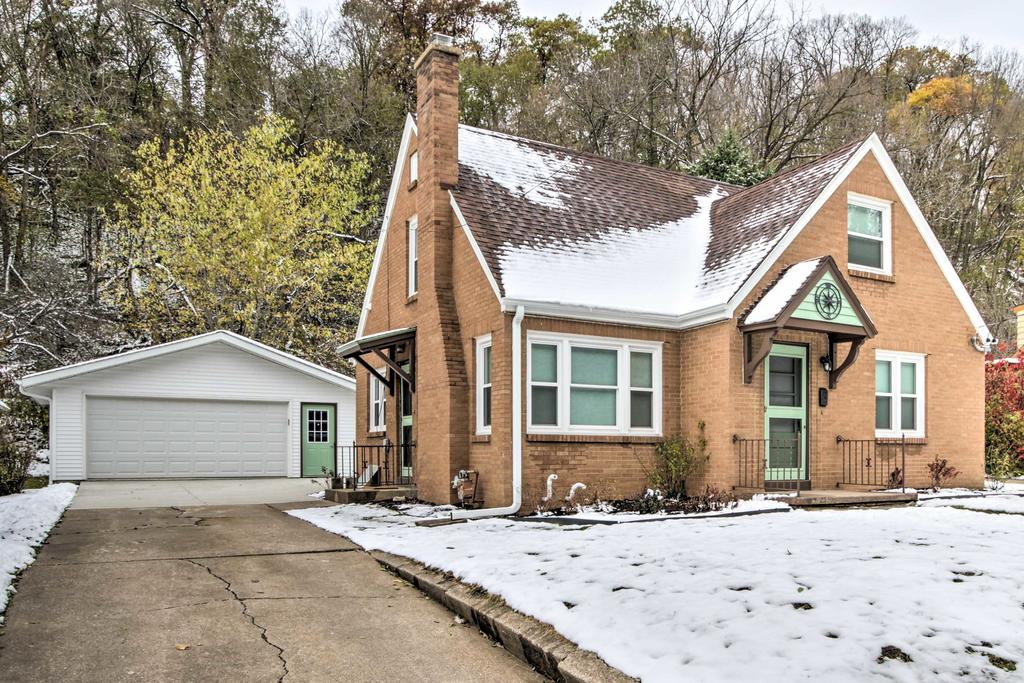 Renovated Historic Home Less Than 1 Mi To Eagle Point! - thumb 3