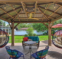 Renovated Parma Heights Home with Yard, BBQ and Pergola - Tourism Bookings