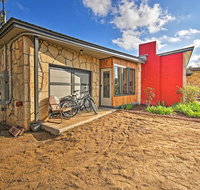 Retro Updated Blanco Abode: Steps to Main St. - Tourism Bookings
