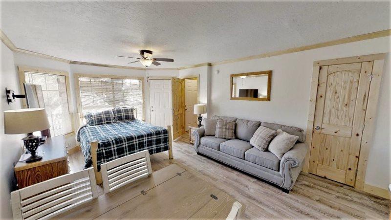 Riverbend_Townhouse_03_STUDIO - thumb 3