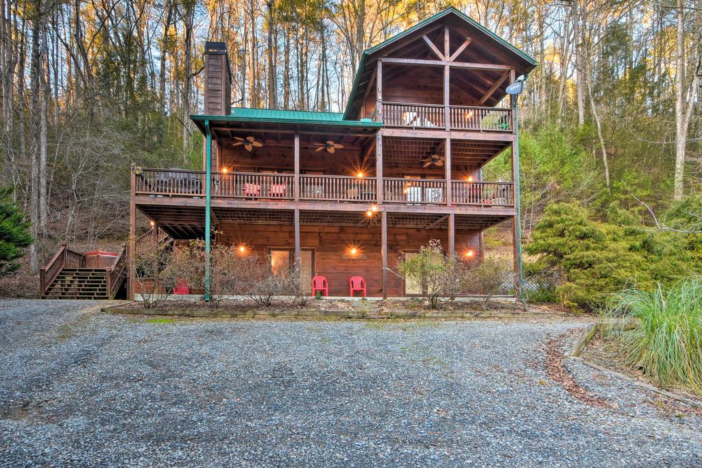 Riverfront 'Rosewater Cabin' With Hot Tub, Game Room! - thumb 0