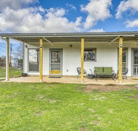 Riverfront Oasis - USA Accommodation