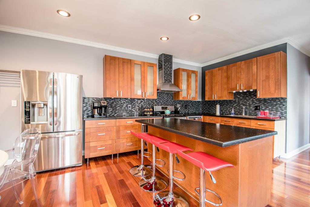 Riverfront Penthouse Suite In Midtown Harrisburg Near Hershey - thumb 0