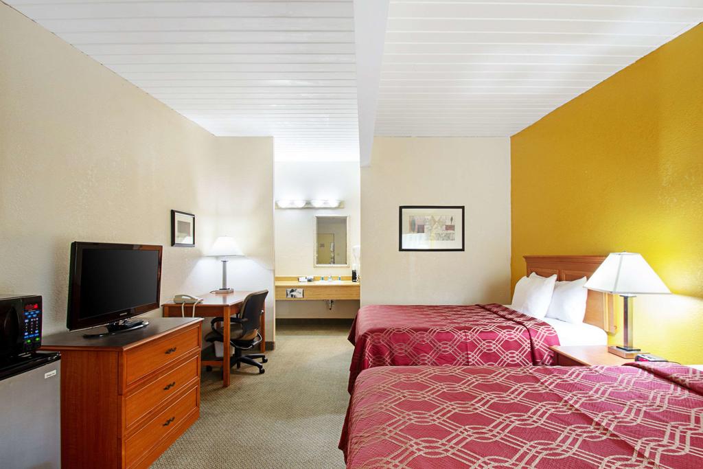Rodeway Inn - thumb 3