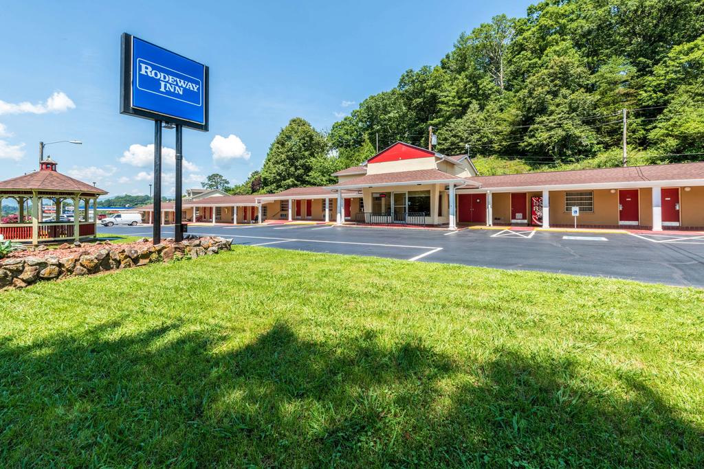 Rodeway Inn - thumb 0