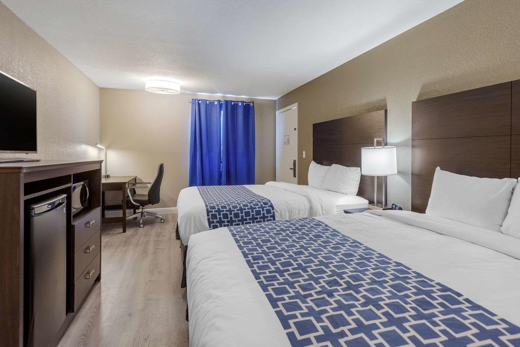 Rodeway Inn & Suites - thumb 0