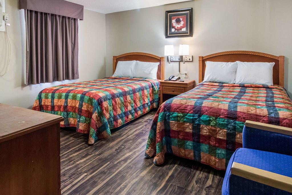 Rodeway Inn & Suites - thumb 1