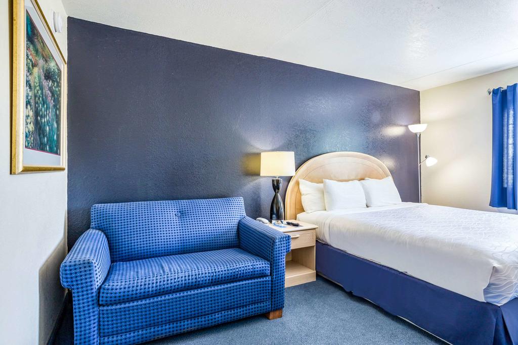 Rodeway Inn Branson, Brick House - thumb 2