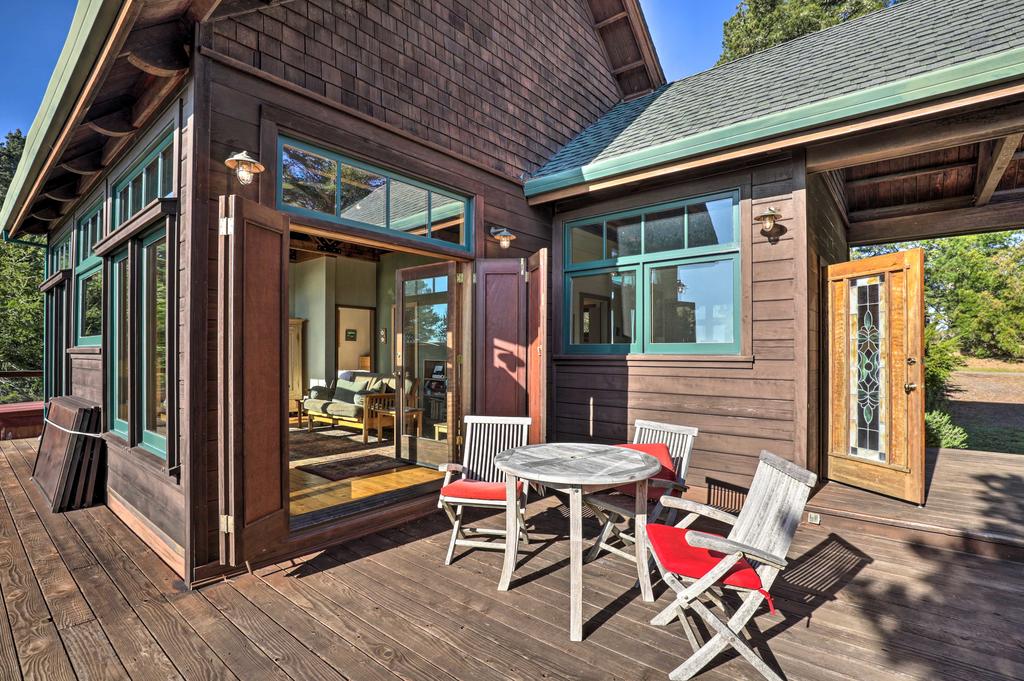 Romantic Ridgetop Escape With Hot Tub Near Mendocino - thumb 1