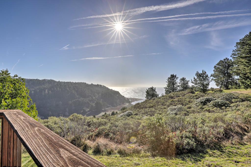 Romantic Ridgetop Escape With Hot Tub Near Mendocino - thumb 2