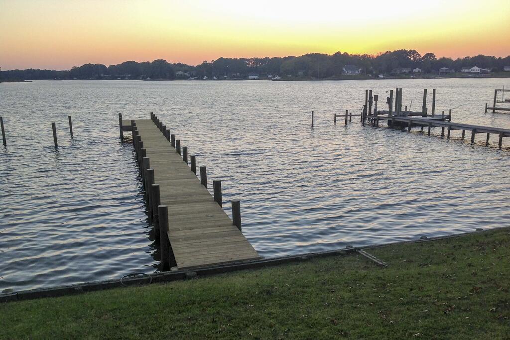 Romantic Waterfront Abode With Patio & Dock! - thumb 1