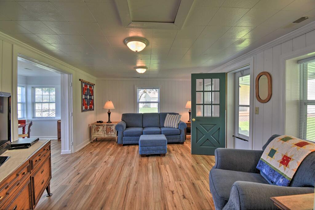 Romantic Waterfront Abode With Patio & Dock! - thumb 2