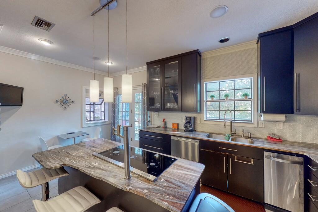 Rooftop Retreat - thumb 3