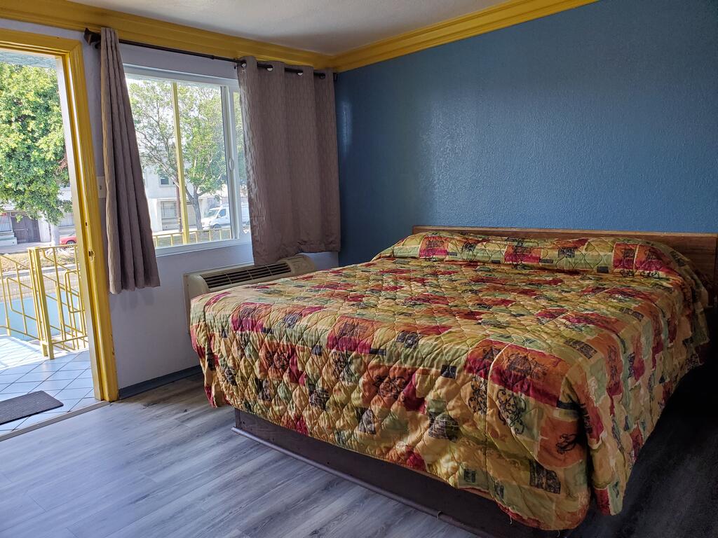 Rose Motel - thumb 1