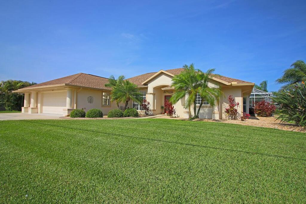 Rotonda West Water View, 3 Bedroom, 3 Bathroom, Optional Electric Pool Heat #811 - thumb 2