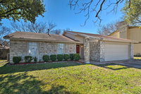 Round Rock Retreat with Yard - 20 Miles From Austin Hotels Santiago