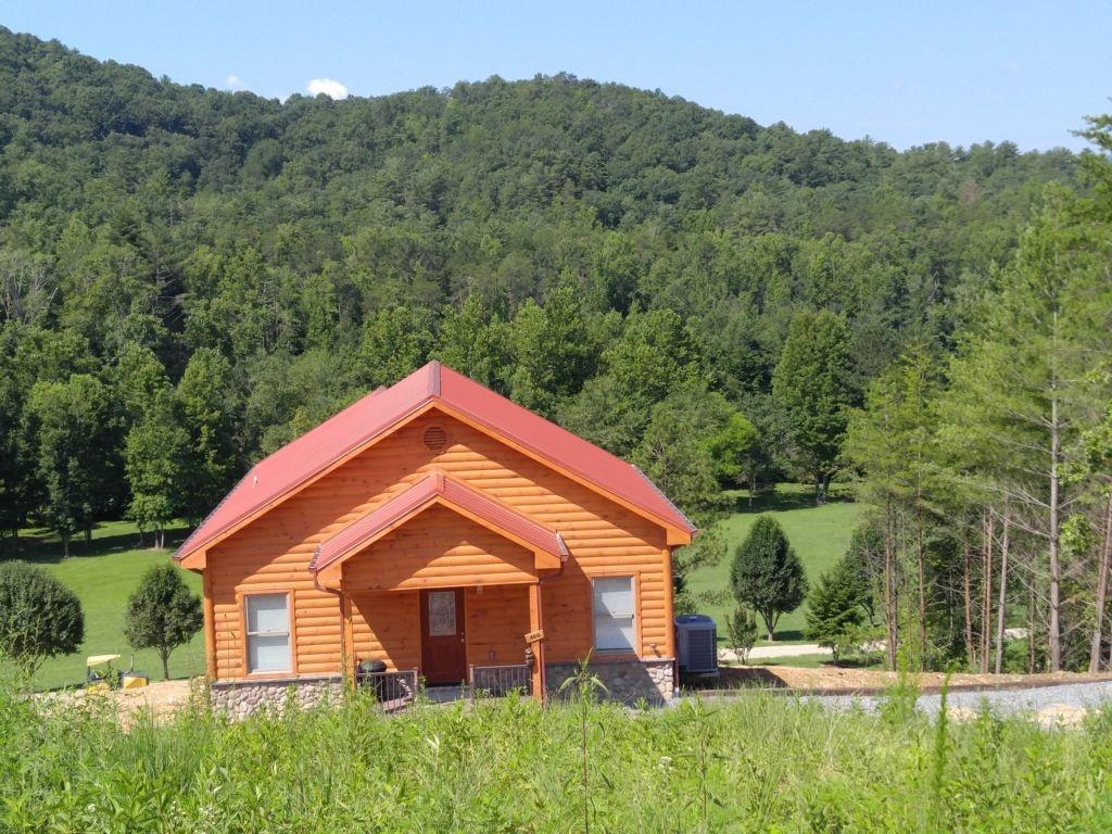 Ruby Bear - 2 Bedrooms, 1 Baths, Sleeps 4 Home - thumb 1